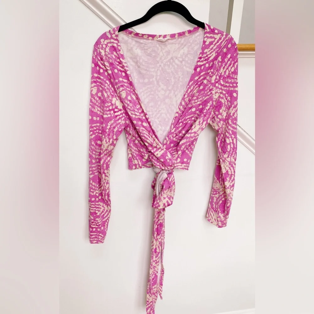 Daily Practice by Anthropologie Cropped Wrap Top in Hot Pink Print Size L - Picture 7 of 14